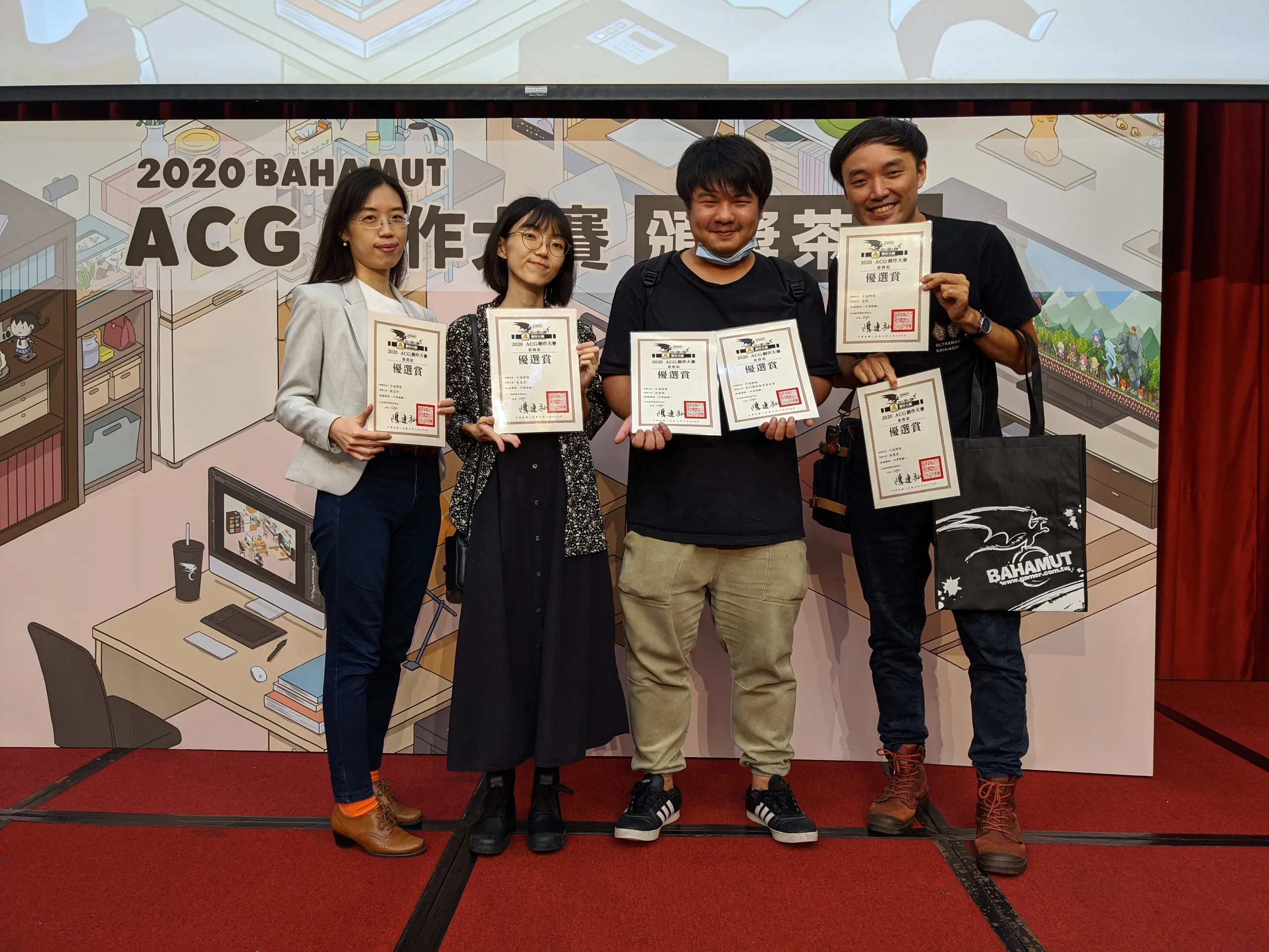 This project won a small prize in the 2020 Bahamut ACG Contest